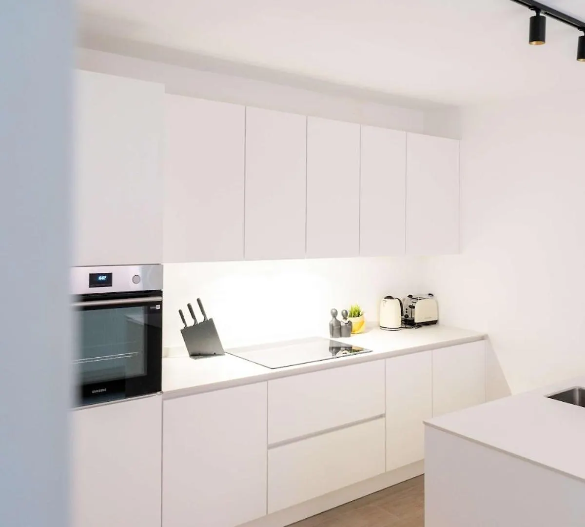 Διαμέρισμα Spacious City Getaway For 8 In Αμβέρσα